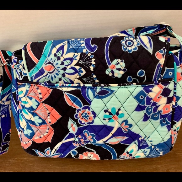 Vera Bradley Quilted Blue Floral Handbag - Picture 4 of 10